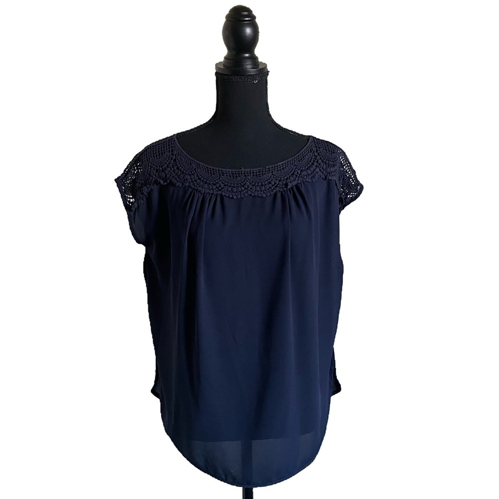 Collective concept size XS top with crochet detail at top